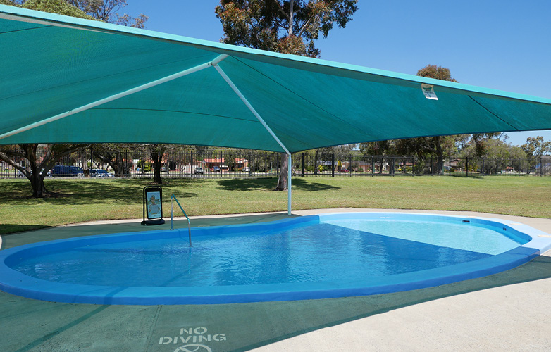 Dr Peter Topham Memorial Swimming Pool - Toddler Pool