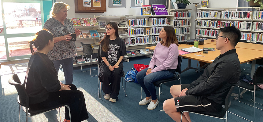 English class at Harvey Library