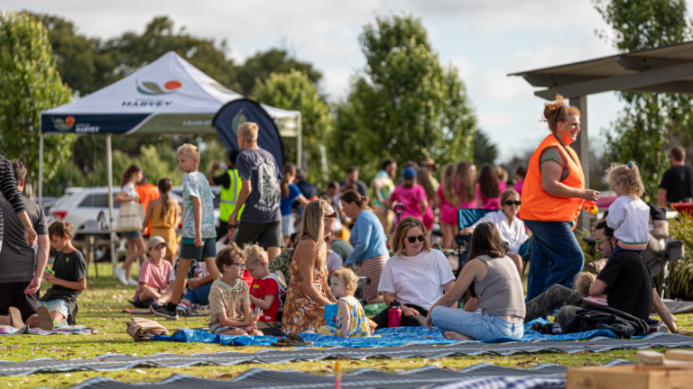 An image of community members at a Shire of Harvey event.